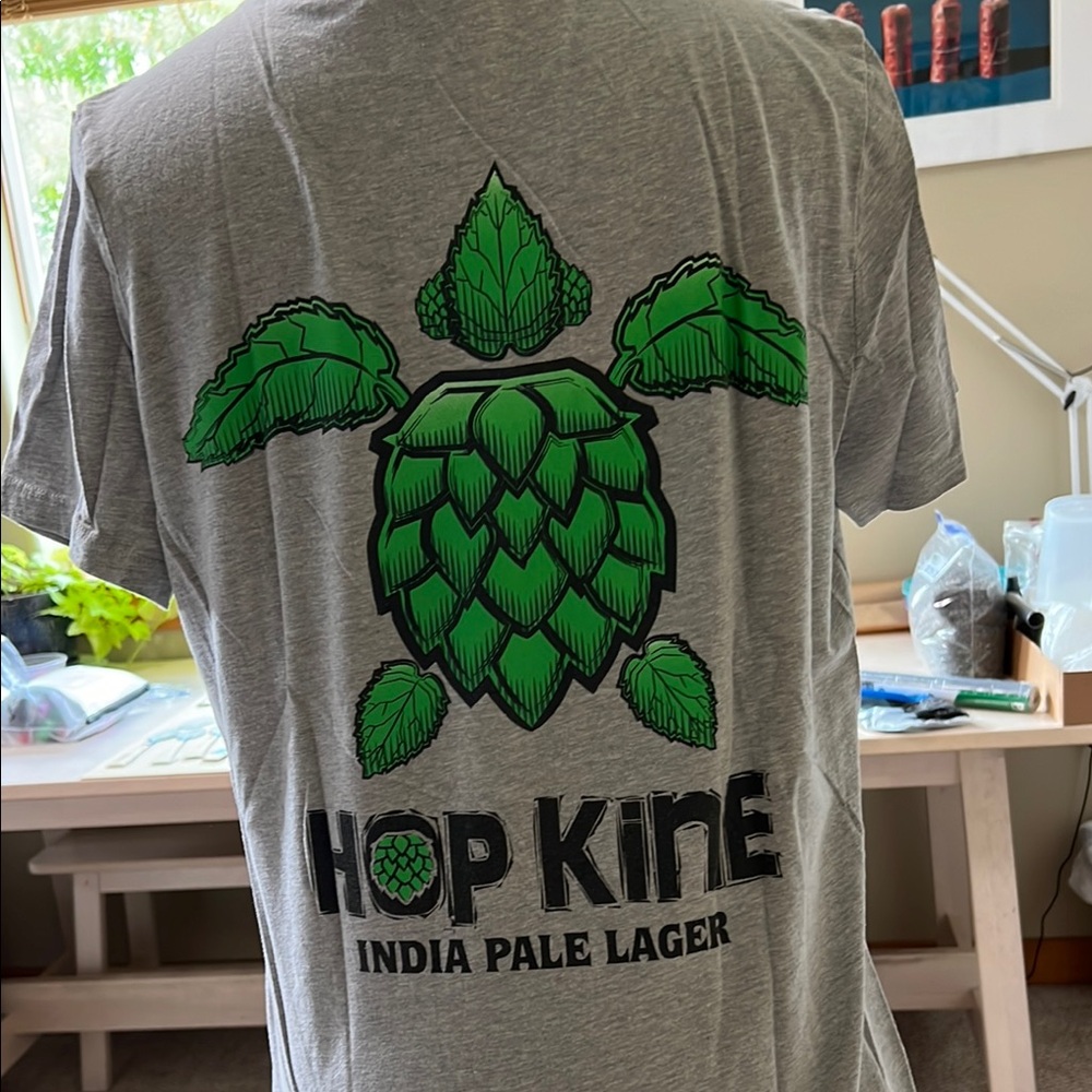Gray women’s V-Neck Shirt “Maui Brewing” - Picture 2 of 2